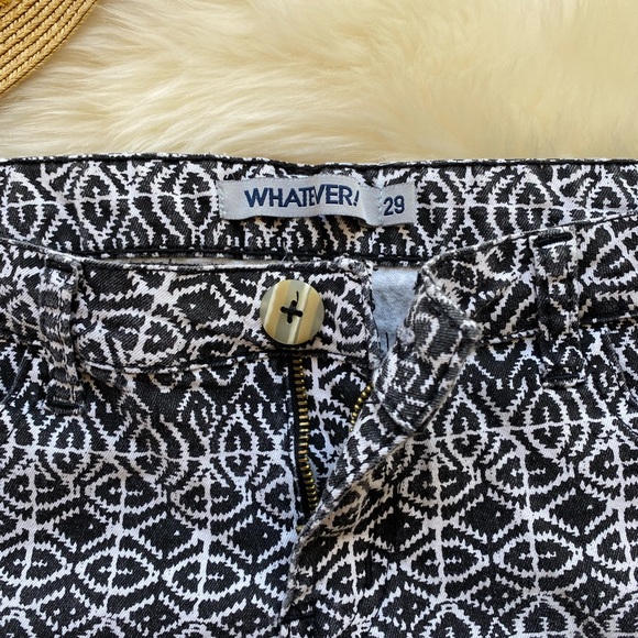 Boho shorts, size 29. Stretchy and comfortable. - Picture 4 of 6